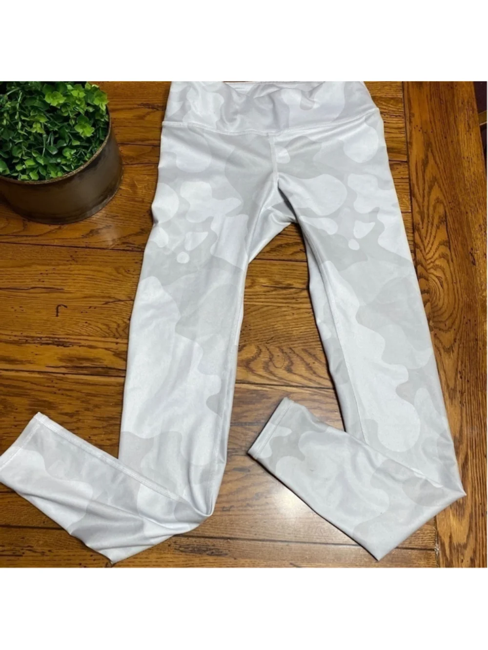 ALO yoga high waist vapor performance legging grey camouflage camo sz XS.